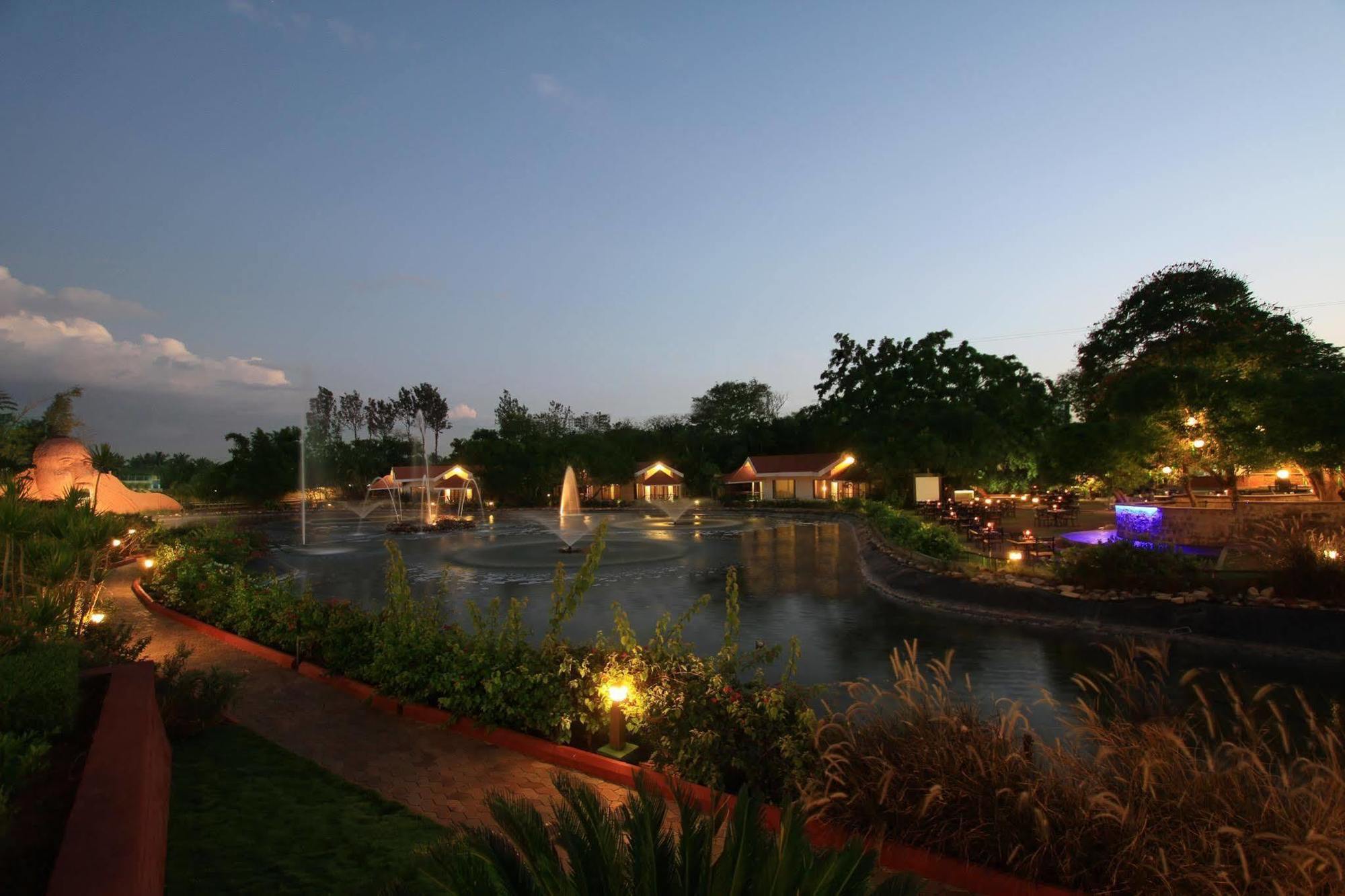 Silent Shores Resort & Spa Maisúr Exteriér fotografie